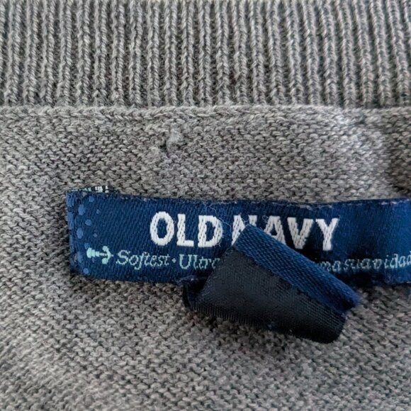 3 / 20$ Old Navy Graphic Sweater – Size Medium - Picture 4 of 4